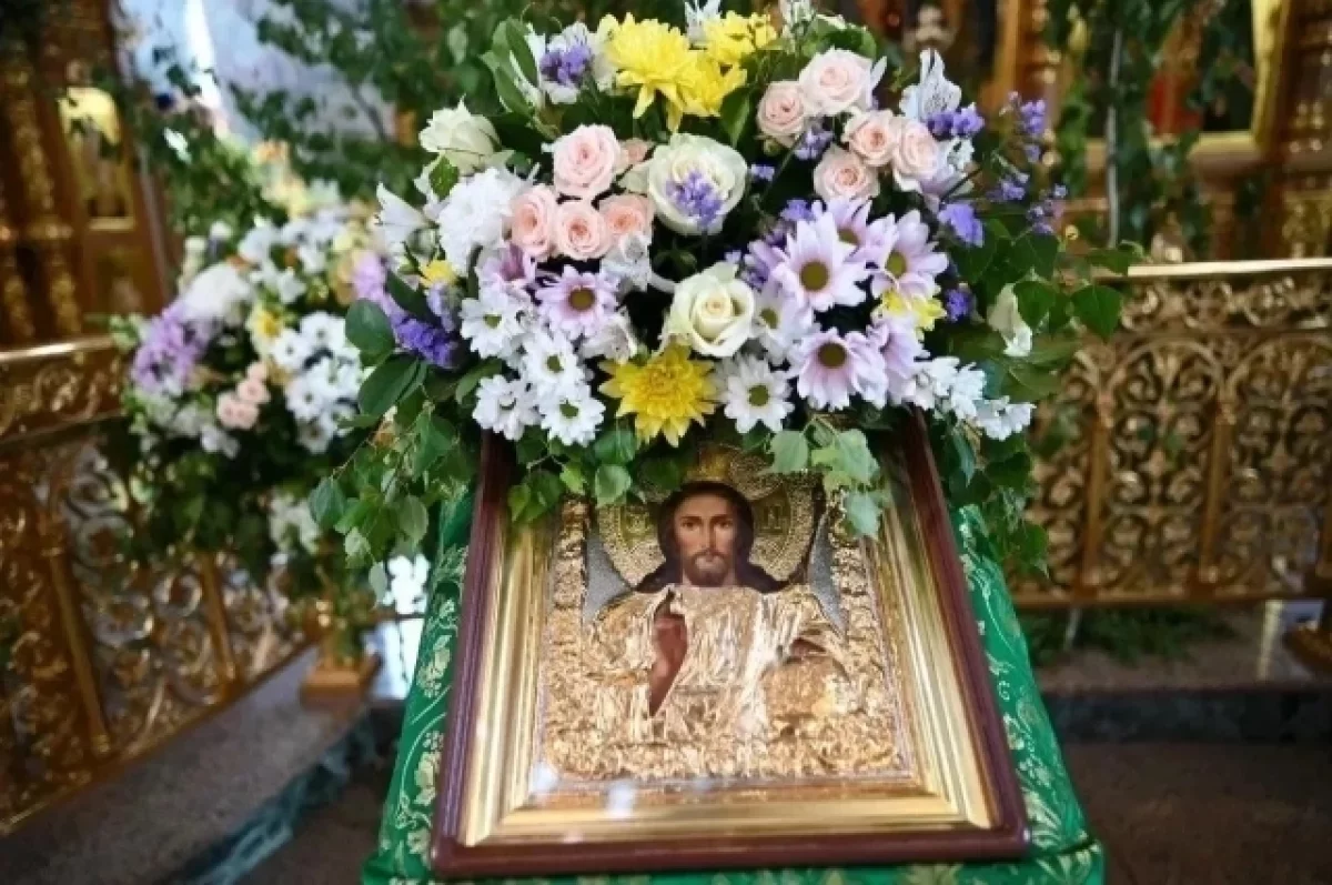 Егор Ковальчук поздравил жителей Брянской области со Святой Троицей
