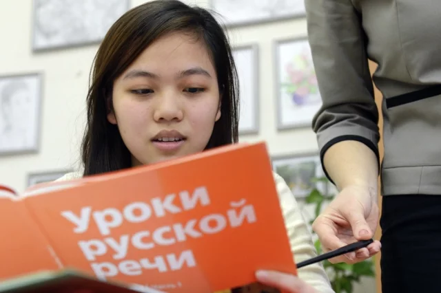 Русский язык за рубежом учат сотни тысяч людей.