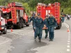 Тех, кто не смог сам выбраться из автобус выносили на носилках