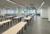 Строительство школы стало частью благоустройства и развития Марьиной рощи. Модернизация затронула здесь и транспортный каркас. На восстановленную Трифоновскую улицу спустя годы вернулись трамваи — теперь здесь курсируют тихие, комфортабельные трехсекционные вагоны «Витязь-Москва».