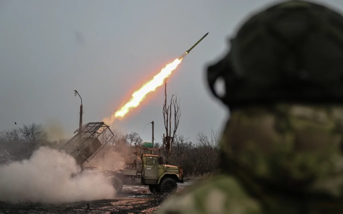 Час расплаты за Крым и Петербург: бомбы обрушились на тайный аэродром НАТО
