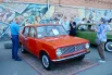 На парковке у сквера Кирова открыли выставку ретроавтомобилей.