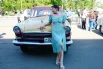 Гости с удовольствием фотографировались с машинами.