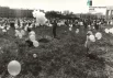 Жители Перми в День города на площади около Драмтеатра, 15 июня 1994 г. / Фотограф: В. Усачёв