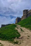 Но есть и куда более суровые красоты Дербента: крепость Нарын-Кала в ходит в список Юнеско.