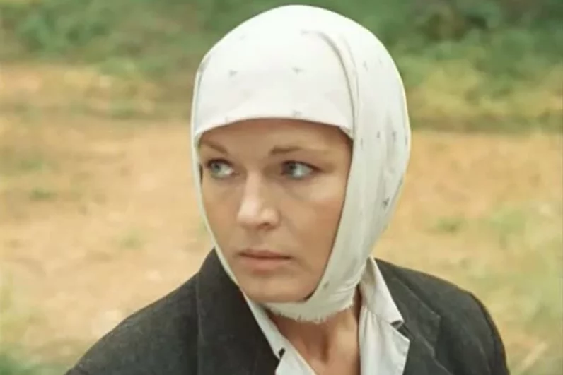 1980 год. Людмила Чурсина в фильме «Долгая дорога в дюнах».
