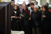 Близкие и друзья провожают в последний путь любимую миллионами артистку.