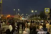 Жители после салюта расходятся по домам.