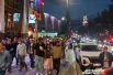 После салюта толпы людей заполнили центральные улицы города.