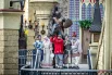 Кроме лекций и мастер-классов фестиваль радует музыкальной программой. На четырех площадках звучат классические и современные произведения от участников проекта «Музыка в метро».