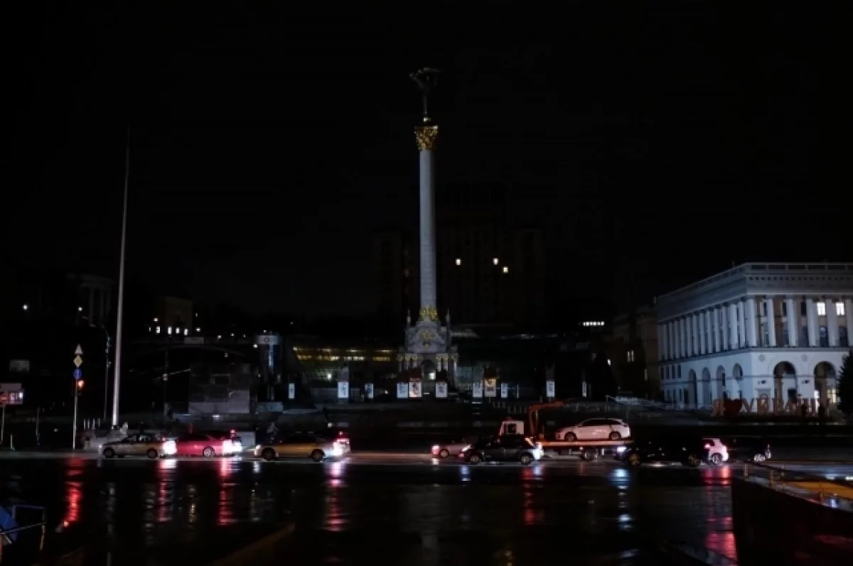 Киев затянуло черным дымом после ночных взрывов