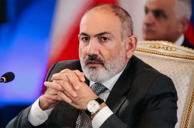Премьер-министр Армении Никол Пашинян. Досье