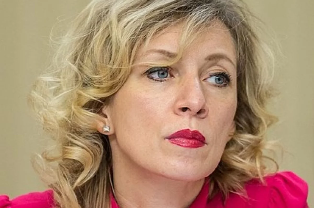 Захарова: Макрон соорудил фейк об ударе по Киево-Печерской лавре