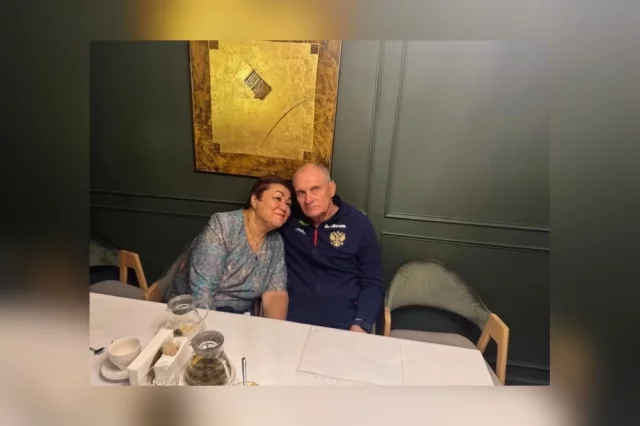 Но последние месяцы его имя обсуждают не в связи с футболом, а из‑за семейного скандала, который вскрыл невероятную историю.