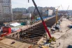 Внутренние потолочные балки кассовых вестибюлей этой станции изготовят из специальных аквапанелей с финишной отделкой под монолит, создавая ощущение монолитного подземного бункера.