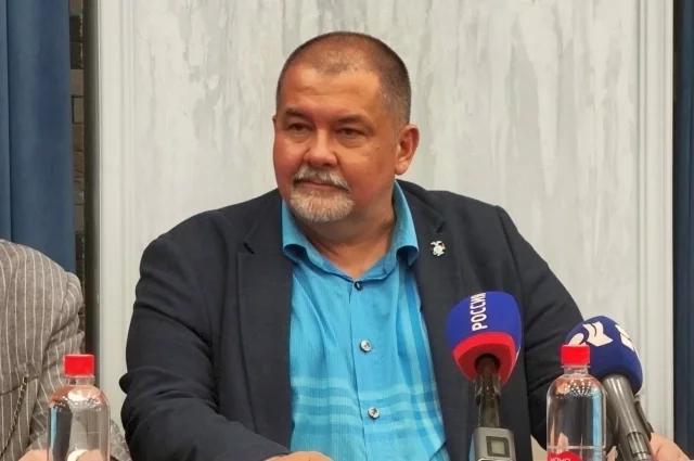 Писатель Сергей Лукьяненко.