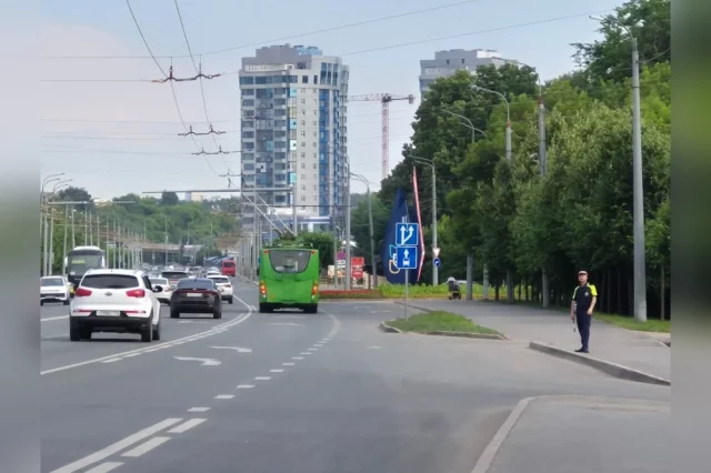 Для города это не только масштабное политическое событие, но и серьёзный вызов для инфраструктуры и служб безопасности. 