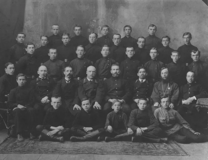 Учащиеся выпускного класса Пермской городской торговой школы, 1917 год