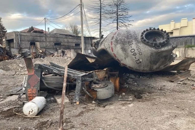 Всё, что осталось от газовоза.