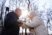 Лояльность выше там, где не хватает специалистов. 