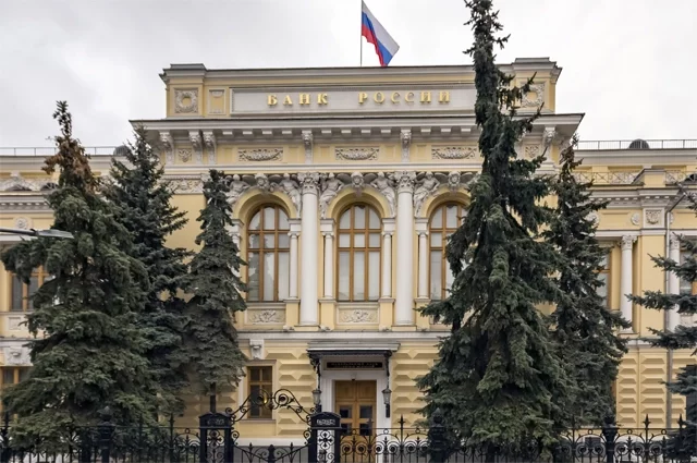Центробанк на грядущих заседаниях тоже будет постепенно снижать «ключ», но маленькими шажками.