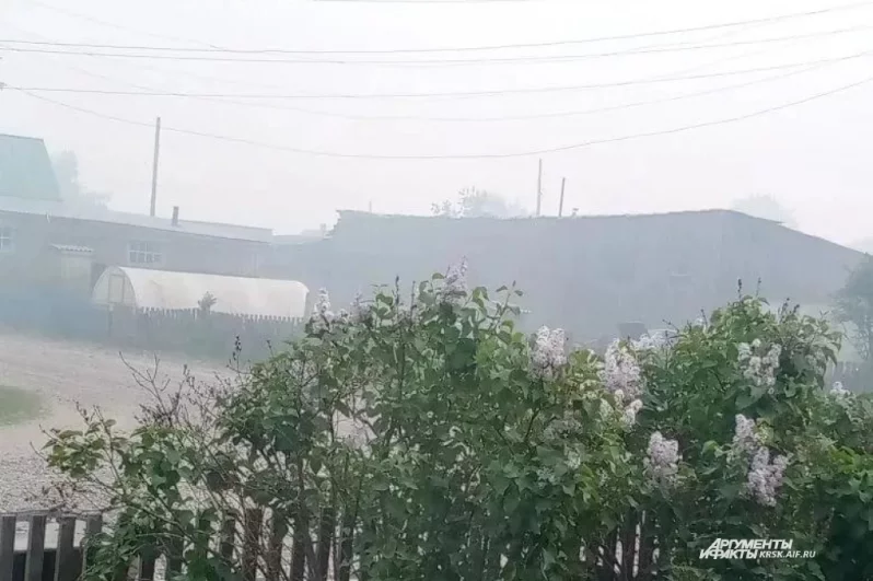 Такая видимость сейчас в Ярцево - в 600 километрах севернее Красноярска.
