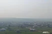 Не видно даже соседние микрорайоны, которые хорошо просматриваются при ясном небе.