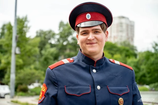 Михаил Холоднов.