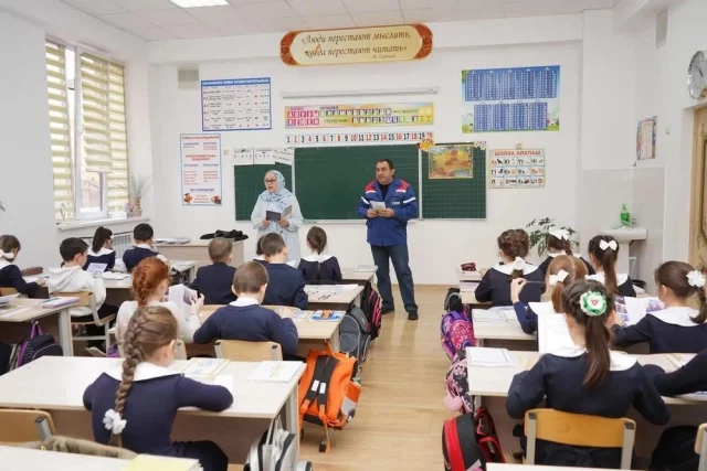 Для школьников энергетики проводят интерактивные уроки электробезопасности.