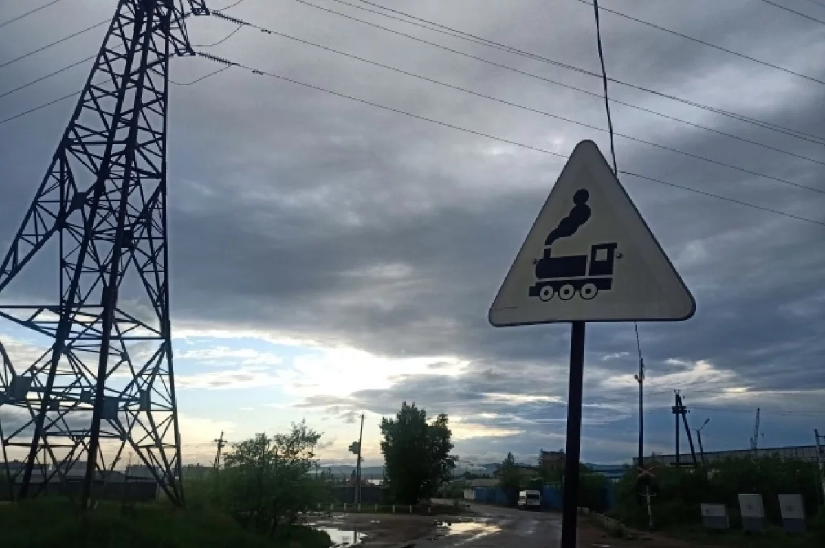 На железнодорожном переезде Петрозаводска насмерть сбили велосипедиста