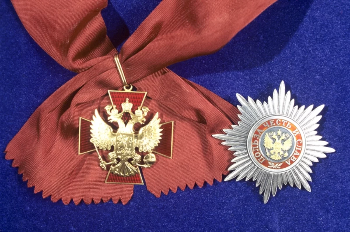 Ордена раздора. Нацисты требуют от украинцев сдать российские награды