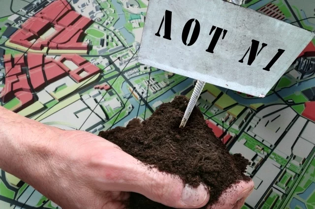 Прокурор обратился в суд и потребовал признать договоры купли-продажи недействительными.