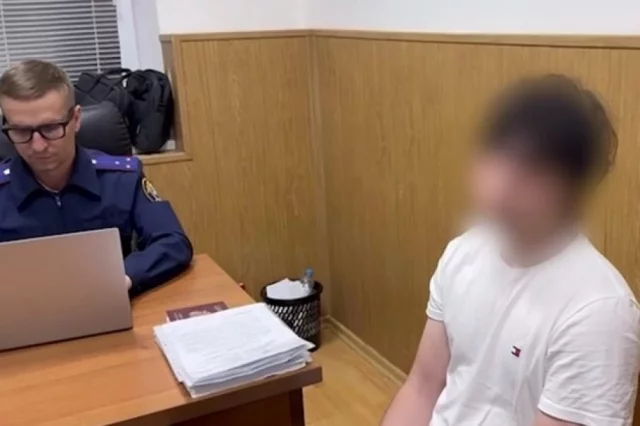 Юный террорист рассказал, что был завербован сотрудниками СБУ, которые координировали и финансировали его деятельность.