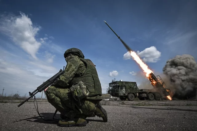 Группировка войск “Восток” cейчас находится под большим давлением. 
