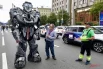 Стартовая точка праздника расположилась на Зубовской площади. Там же состоялся финиш, на котором организовали развлекательную программу для взрослых и детей.