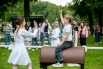 Фестиваль продлится все выходные. Здесь множество развлечений для всей семьи: для детей - импровизированные лошади, для взрослых-  исторические лекции. 
