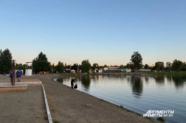 Красное озеро в Кемерове