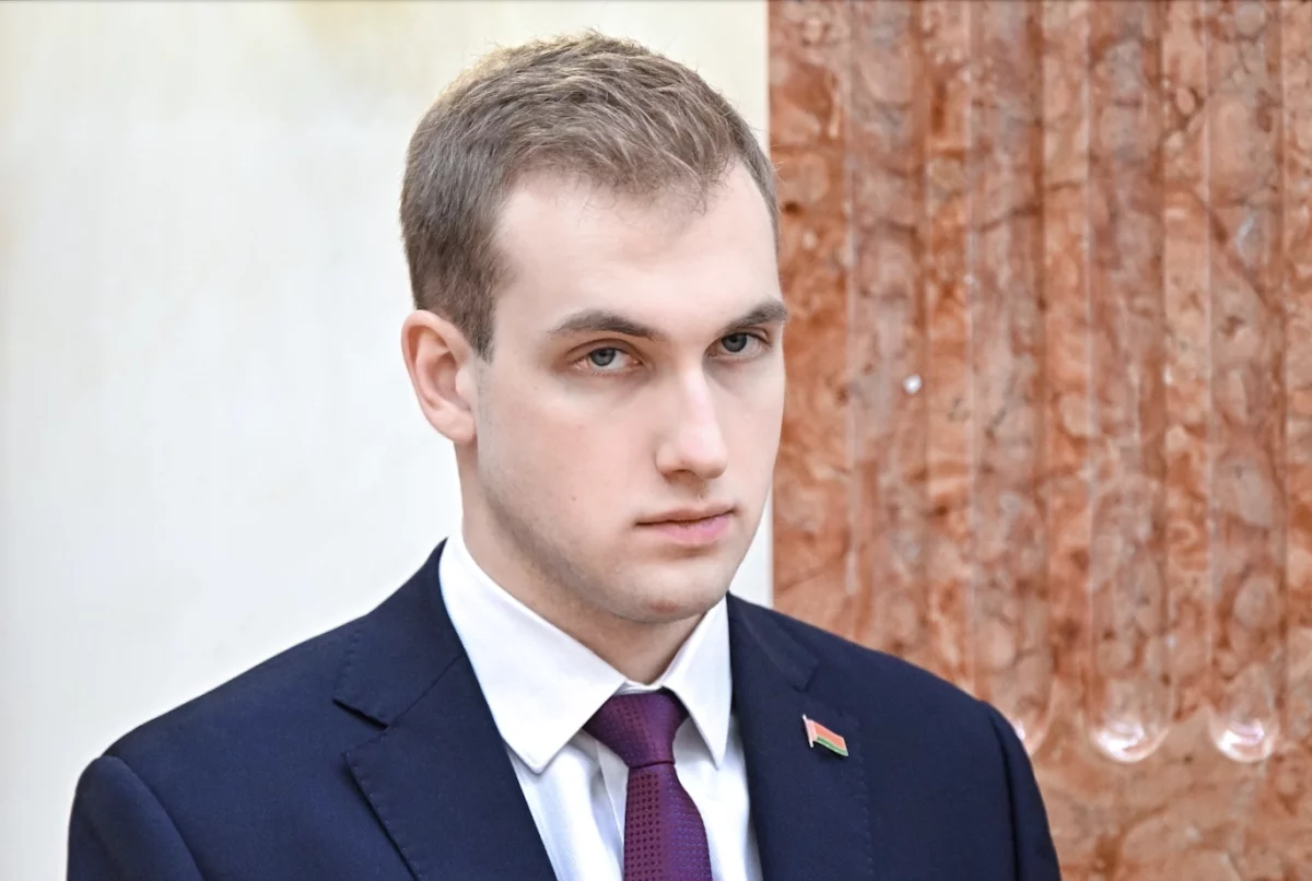 Сын Лукашенко Николай получил диплом Пекинского университета