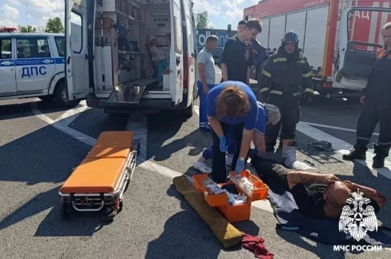 В результате аварии пострадали 11 человек, в том числе оба водителя.