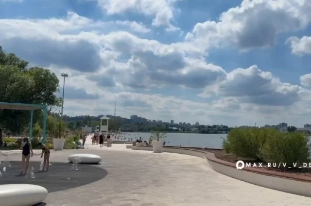 Пляж на левом берегу Северского Донца - единственный в Белгороде, где вода пригодна для купания.