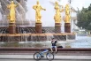 Слабый ветер способствует устойчивой жаре. Эксперты советуют не выходить из дома без головного убора и воды.