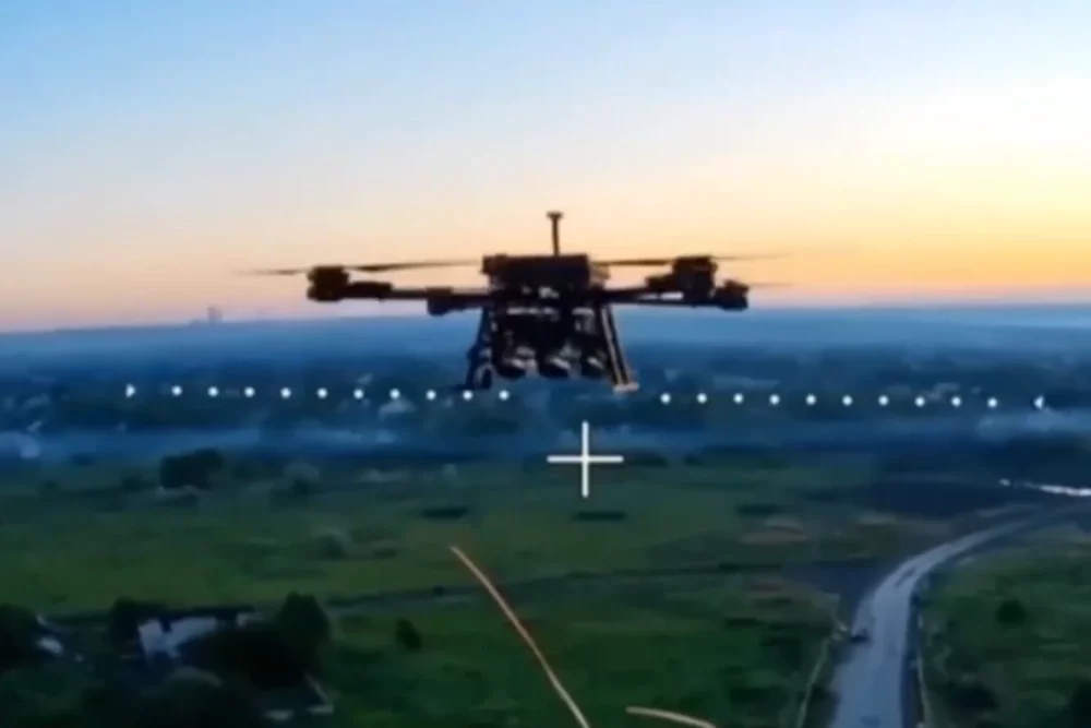Расчеты FPV-дронов группировки «Центр» сбили вражеские беспилотники.