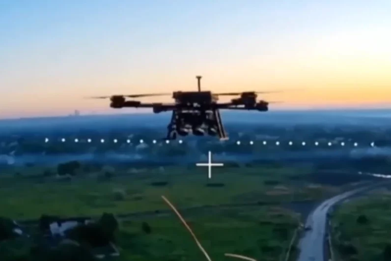 Расчеты FPV-дронов группировки «Центр» сбили вражеские беспилотники.