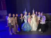 После выступления нужно обязательно сфотографироваться с поклонниками.
