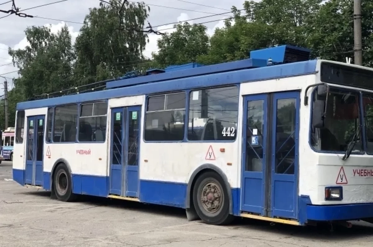 В Петрозаводске проходят практику 12 стажёров-троллейбусников