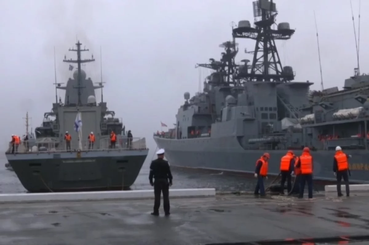 Дружба флотами: новые суперкорабли России и Китая напугали НАТО в море