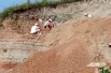 А кому-то жара не помеха, и дай лишь кости динозавров поискать. 