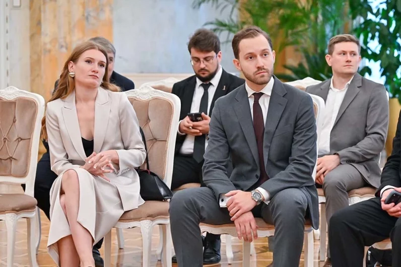 Ангелина Яшкевич приняла поздравления от градоначальника за лучший проект жилого здания по программе реновации на Тюменской улице.