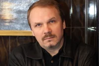 Контракт продлили на прежних условиях до 8 июля 2027 года.