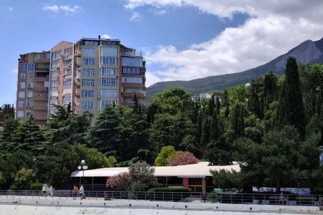 В Крыму и Севастополе продолжает действовать режим ЧС регионального масштаба.